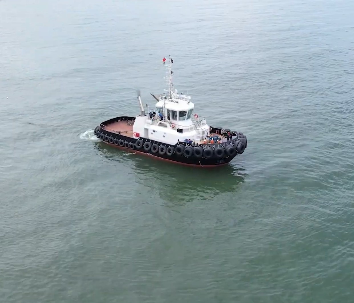 Tàu lai dắt Quảng Đà