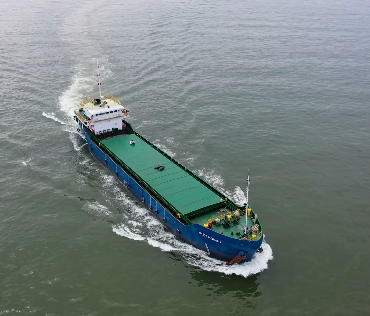 Tàu Việt Hồng 01
